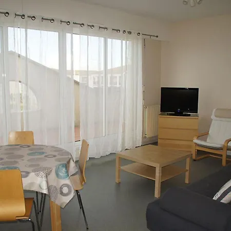 Snug In With Balcony Apartment