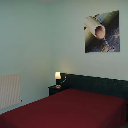Snug In With Balcony Apartment
