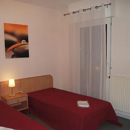 Snug In With Balcony Apartment *